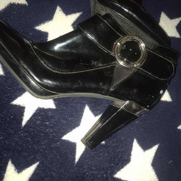 High heels - Picture 2 of 2